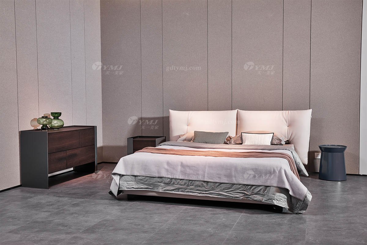  現(xiàn)代簡(jiǎn)約家具高端別墅會(huì)所家用時(shí)尚舒適米白色皮藝大床婚床雙人床A2512場(chǎng)景