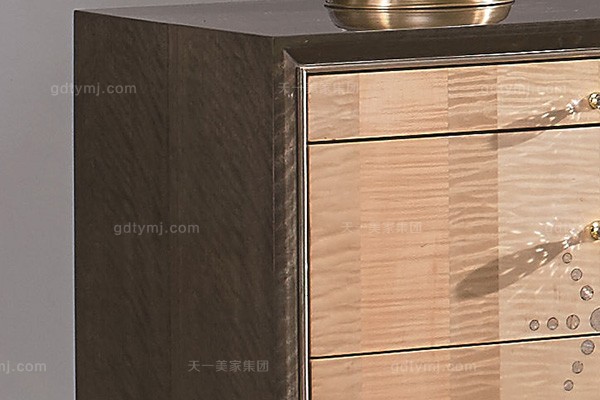 純手工，描香檳金工藝.jpg